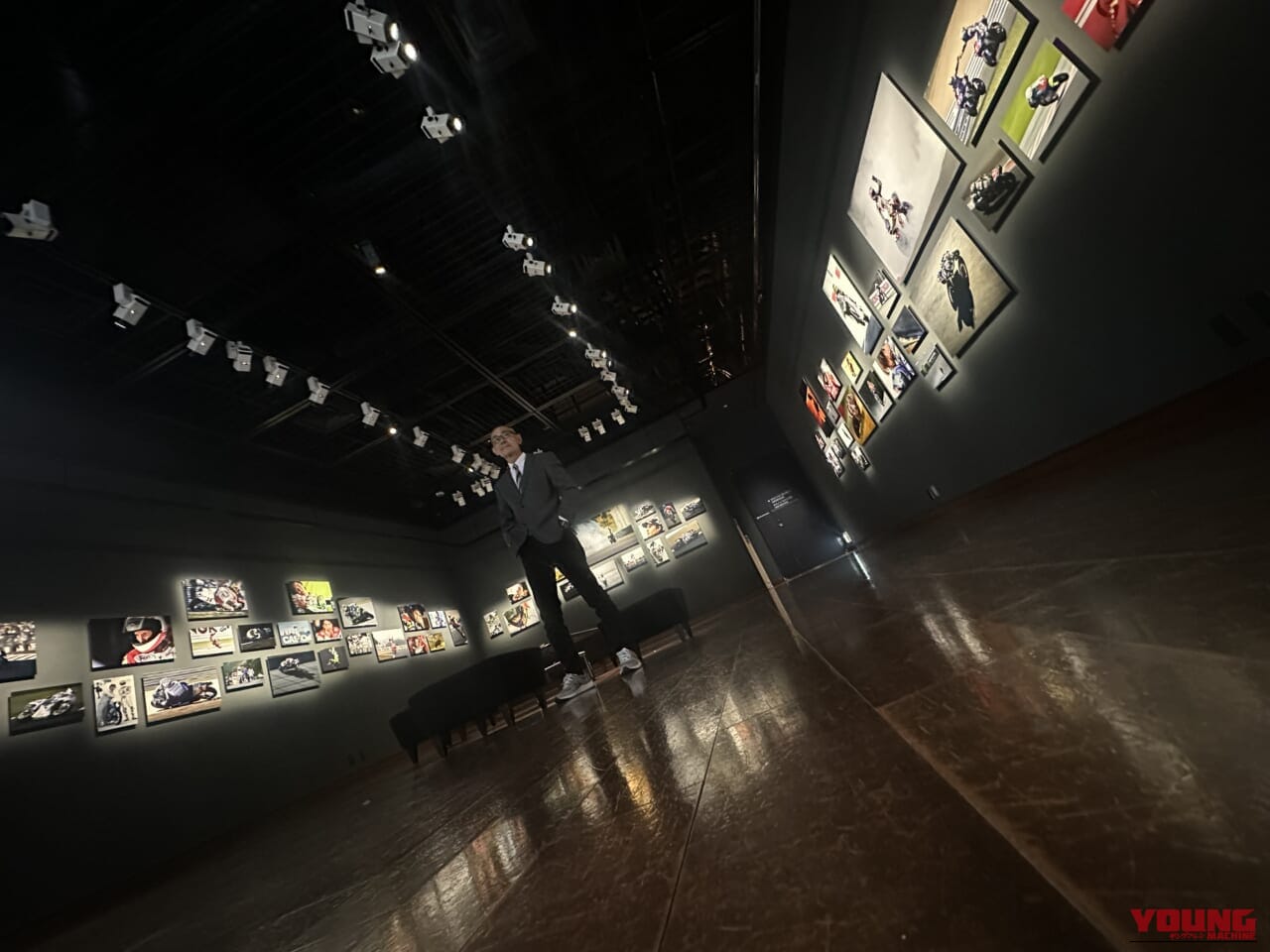 |レースの魅力、真摯にレースに向き合うライダーの悲喜こもごも……キヤノンギャラリーで“赤松 孝 報道写真展 「ROAD RACING」”開催