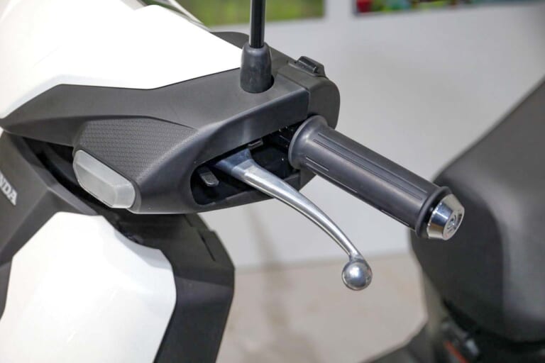 ホンダ|アイコンe:|2026年モデル|補助金なしで22万円! ホンダが『充電インフラなし』でも使える新型EV原付「ICON e:」を発表