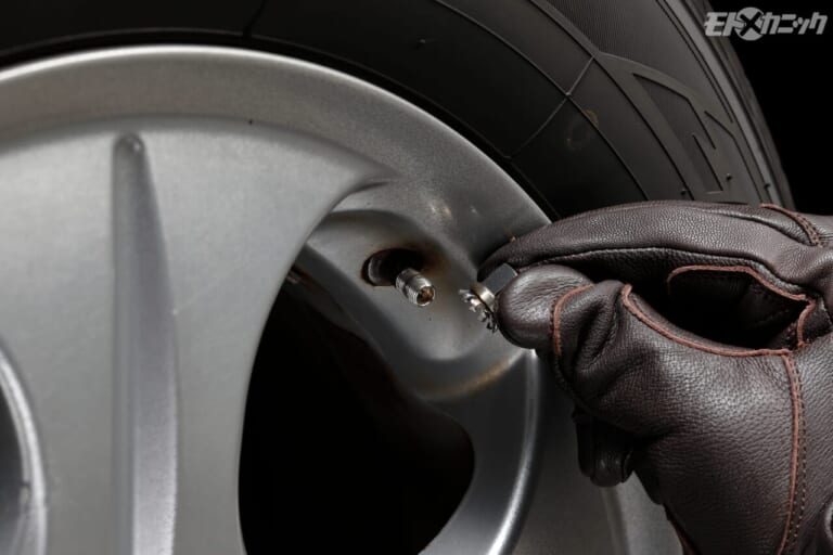 NGC｜タイヤバルブ放電ナット｜トランポユーザー注目!! NGC除電シリーズ最新作、キャップ一体型タイヤバルブ放電ナットが新発売