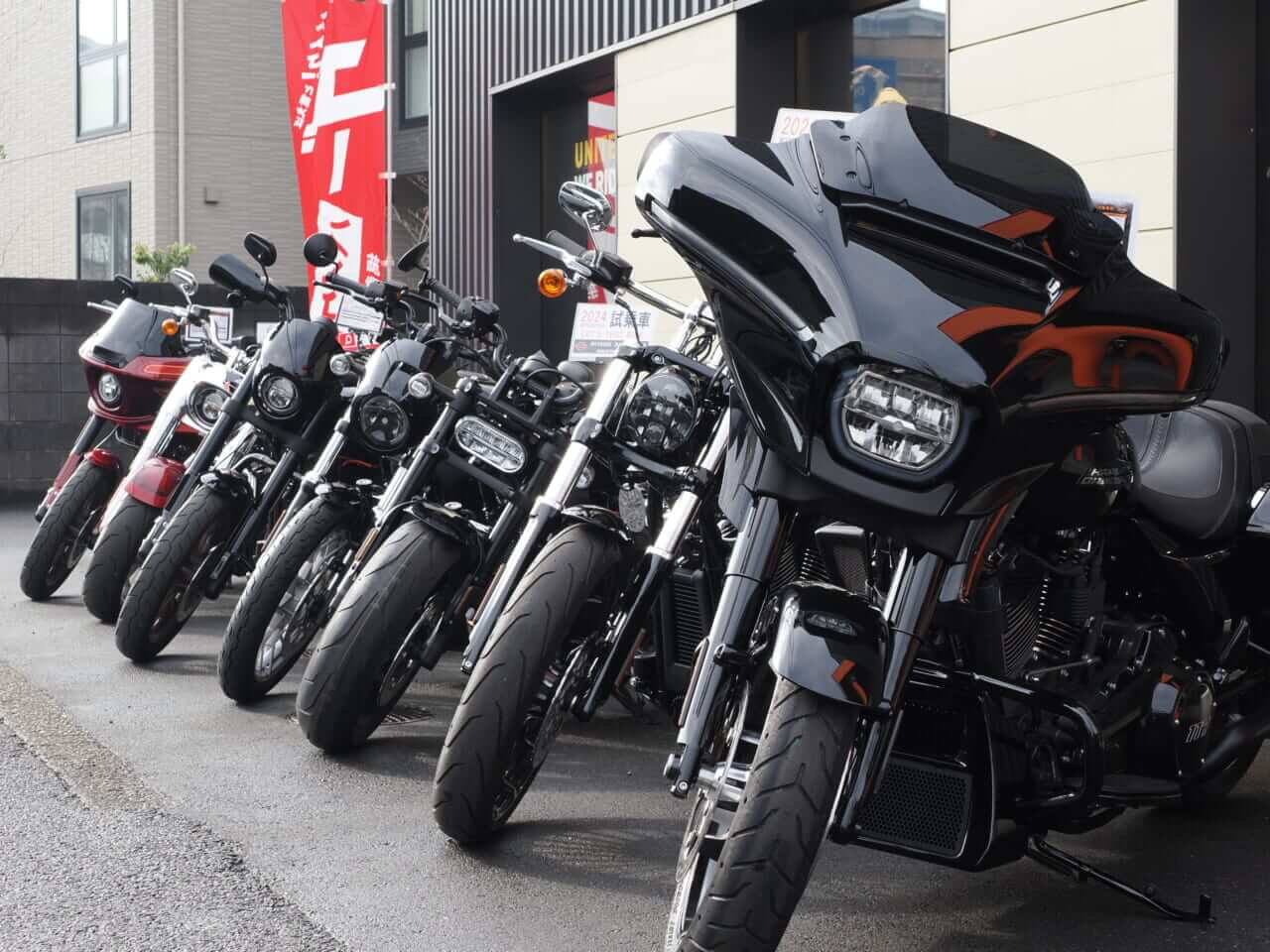 ｜眩しすぎ注意! サンタコス千羽がハーレーダビッドソン川口を完全ジャック!!