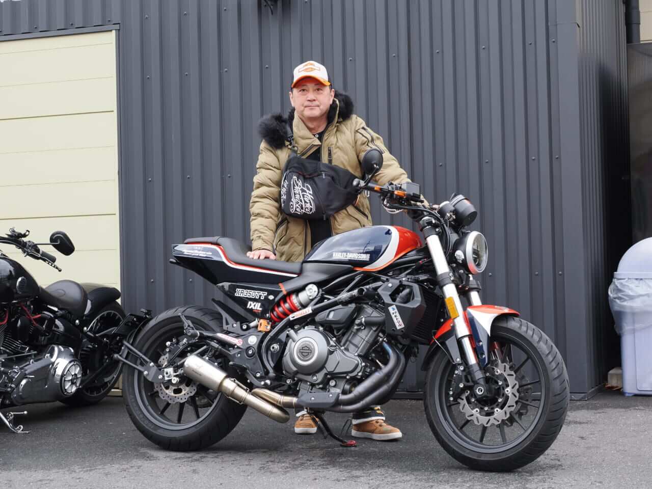 ｜眩しすぎ注意! サンタコス千羽がハーレーダビッドソン川口を完全ジャック!!