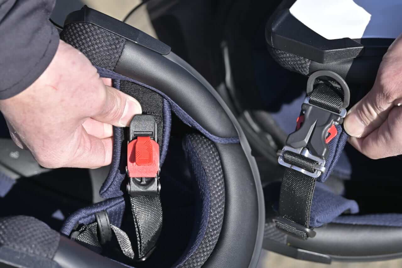 YJ-V TF｜ワイズギアの新作ヘルメットは「音叉マーク」推し！なんと、フルフェイスが16,500円、スライドサンバイザー付き万能ジェットが17,050円だ！