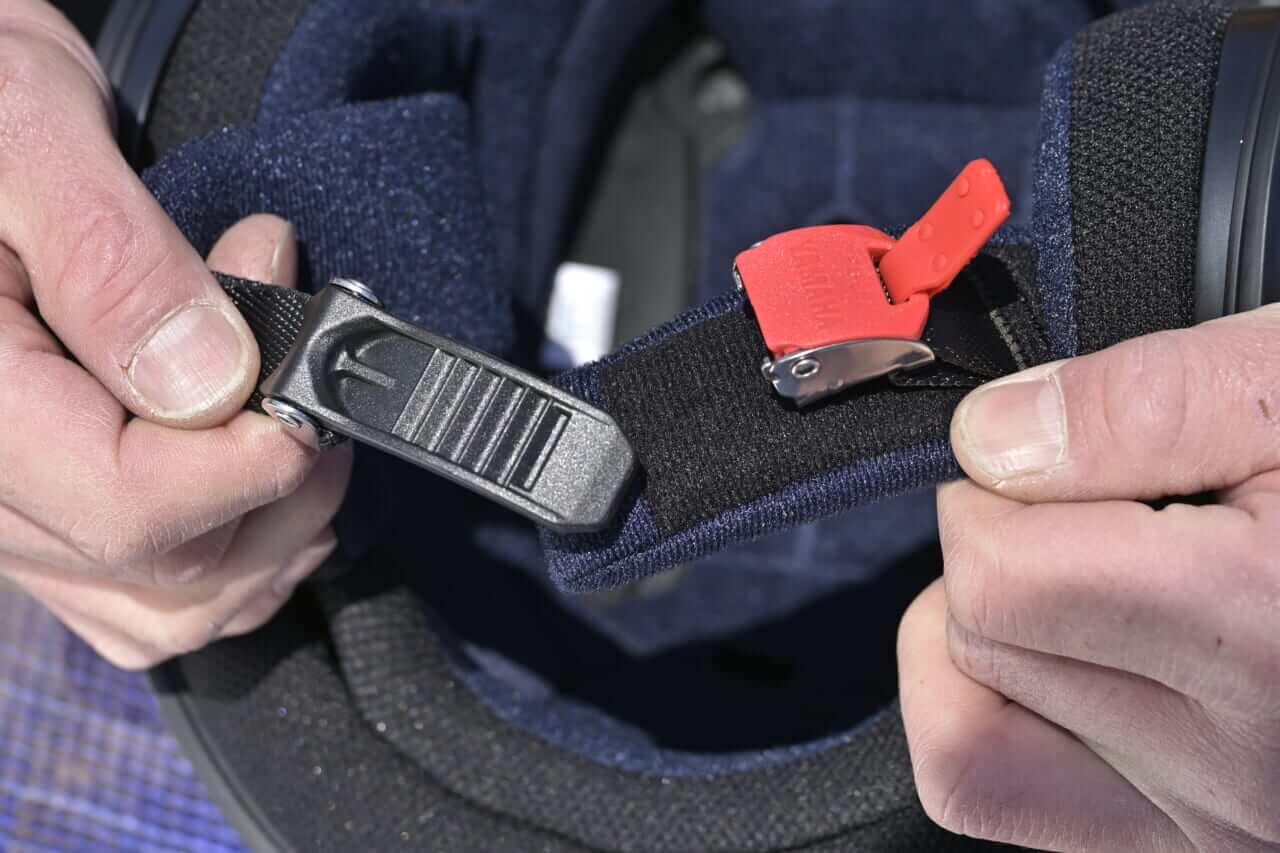 YJ-S TF｜ワイズギアの新作ヘルメットは「音叉マーク」推し！なんと、フルフェイスが16,500円、スライドサンバイザー付き万能ジェットが17,050円だ！