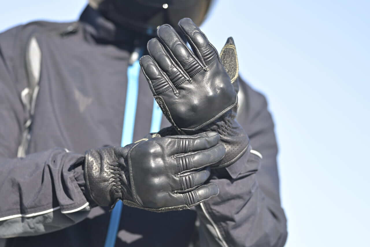 YL4007 CYBERLEATHER プロテクト グローブ｜ワイズギアの新作ヘルメットは「音叉マーク」推し！なんと、フルフェイスが16,500円、スライドサンバイザー付き万能ジェットが17,050円だ！