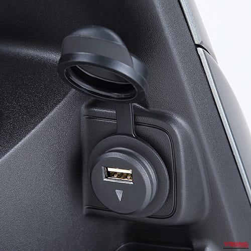 YAMAHA JOG ONE|【ヤマハ(YAMAHA)カスタム】足つき20mmダウンの「ローダウンシート」も! JOG ONEの快適性を高める純正アクセサリが続々登場