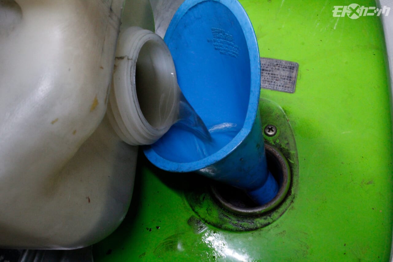 ｜タンクのサビ取りで重要なのは「脱脂洗浄と汚れ落とし」