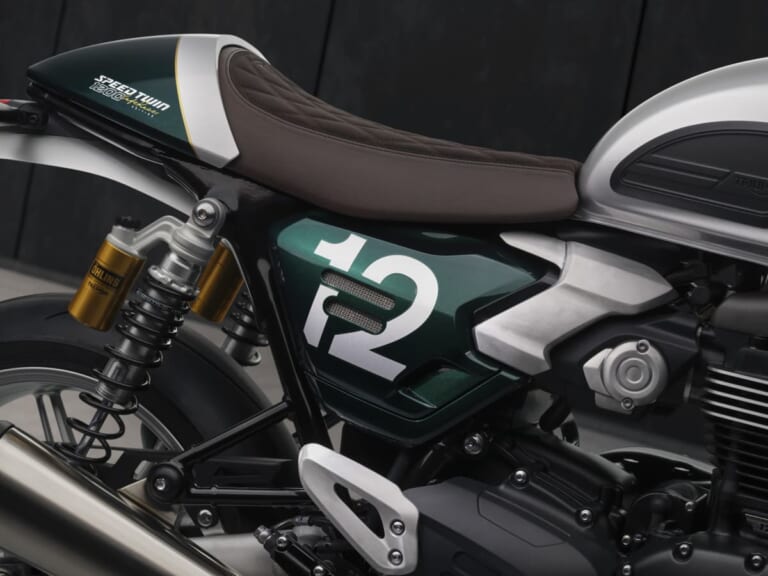Triumph Speed Twin 1200 Cafe Racer Edition｜【世界限定800台】トライアンフ「スピードツイン1200 カフェレーサー・エディション」登場：セパハン/シングルシート採用の完成形ネオクラ