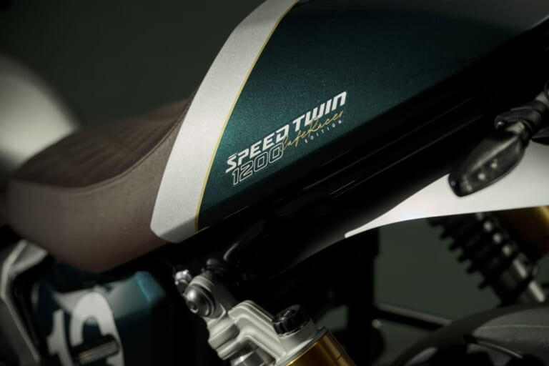 Triumph Speed Twin 1200 Cafe Racer Edition｜【世界限定800台】トライアンフ「スピードツイン1200 カフェレーサー・エディション」登場：セパハン/シングルシート採用の完成形ネオクラ