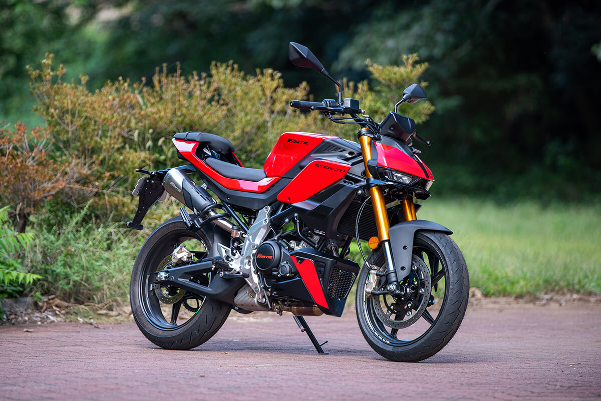 FANTIC｜ファンティック｜STEALTH125｜ステルス125｜MOTORISTS｜モータリスト｜【FANTIC】ルックスも走りもクラスの枠を越えたストリートファイターモデル・ステルス125