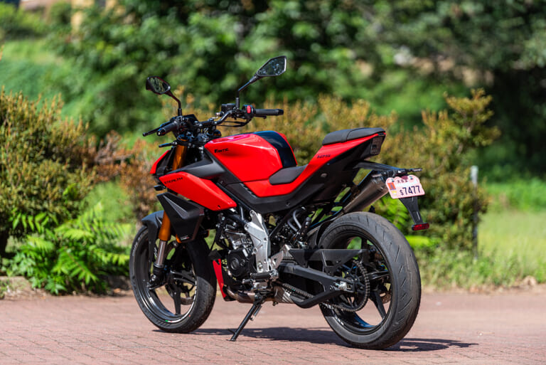 FANTIC｜ファンティック｜STEALTH125｜ステルス125｜MOTORISTS｜モータリスト｜【FANTIC】ルックスも走りもクラスの枠を越えたストリートファイターモデル・ステルス125