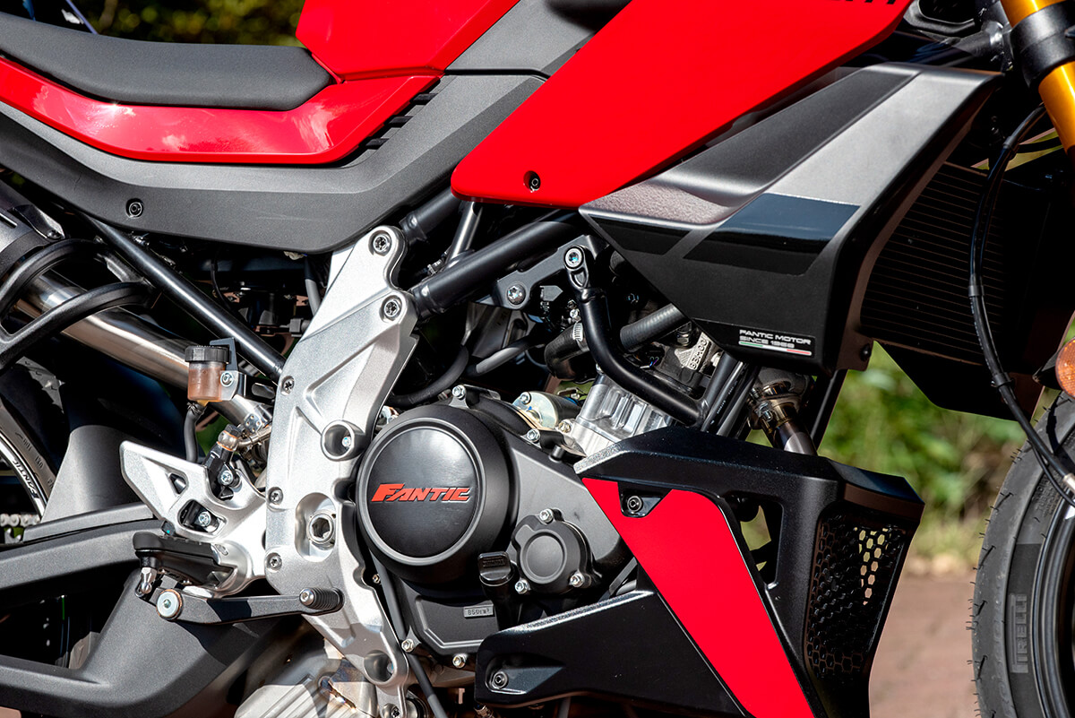 FANTIC｜ファンティック｜STEALTH125｜ステルス125｜エンジン｜シングル｜【FANTIC】ルックスも走りもクラスの枠を越えたストリートファイターモデル・ステルス125