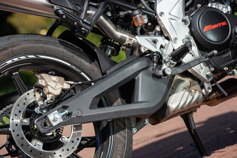 FANTIC｜ファンティック｜STEALTH125｜ステルス125｜スイングアーム｜リヤブレーキ｜【FANTIC】ルックスも走りもクラスの枠を越えたストリートファイターモデル・ステルス125