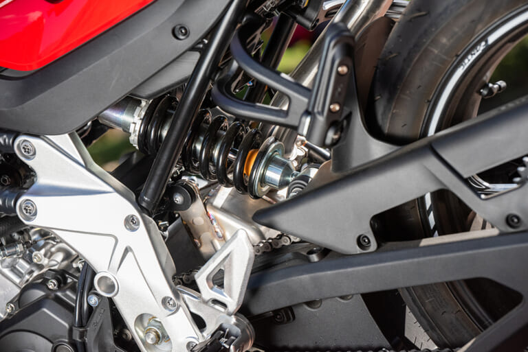 FANTIC｜ファンティック｜STEALTH125｜ステルス125｜リヤサスペンション｜リヤショック｜【FANTIC】ルックスも走りもクラスの枠を越えたストリートファイターモデル・ステルス125