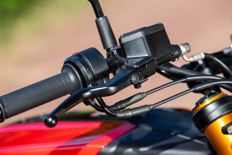 FANTIC｜ファンティック｜STEALTH125｜ステルス125｜ブレーキレバー｜【FANTIC】ルックスも走りもクラスの枠を越えたストリートファイターモデル・ステルス125