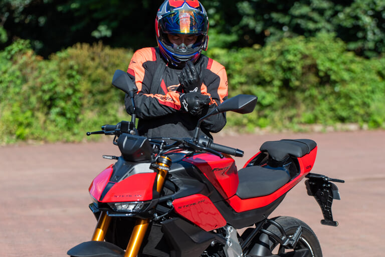 FANTIC｜ファンティック｜STEALTH125｜ステルス125｜MOTORISTS｜モータリスト｜【FANTIC】ルックスも走りもクラスの枠を越えたストリートファイターモデル・ステルス125