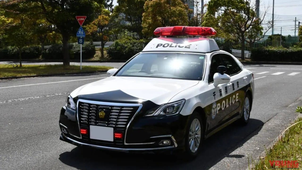 |「まさか…」「そんなのアリ?」気がつけばミラー越しにピタリと張り付くセダン。