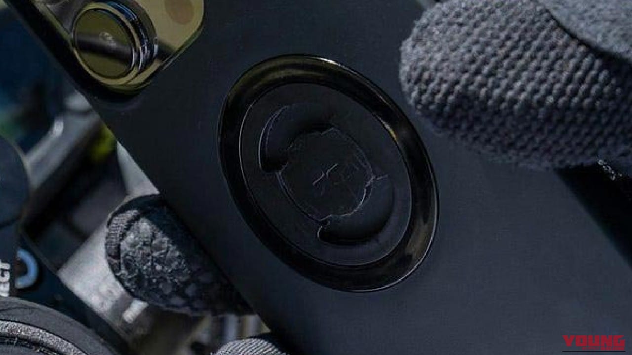 |「スマホが進化」「便利すぎて涙でる」独自機構と拡張性が凄くてカッコいい。特許取得の「ツイストロック」は文句の付け所がない。