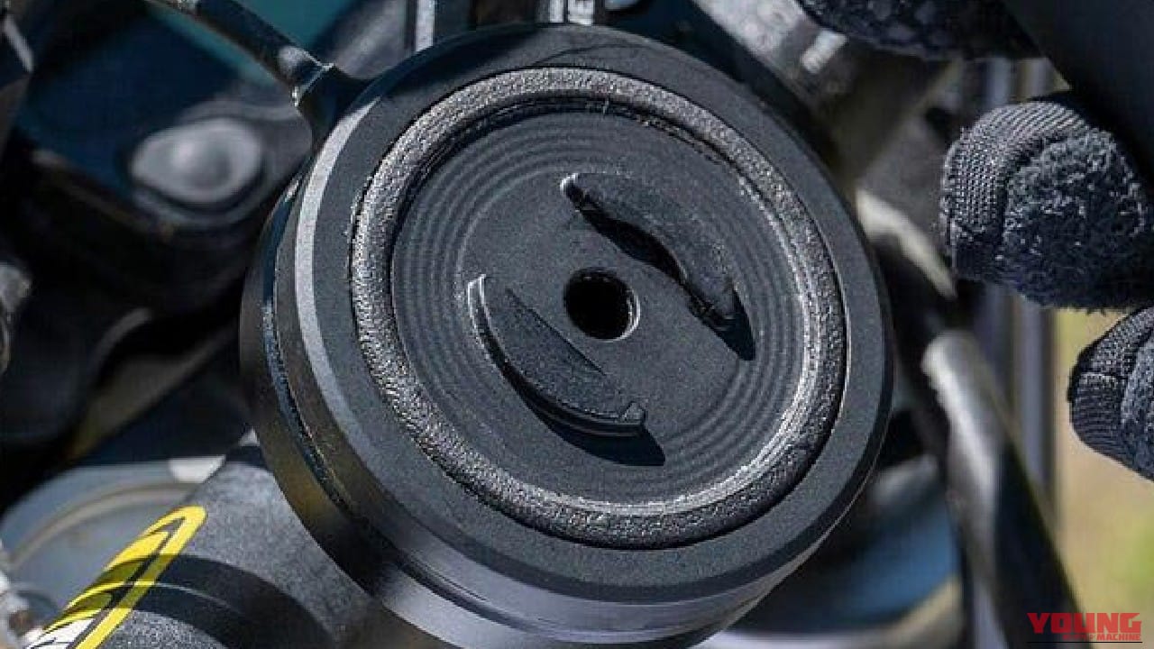 ｜「スマホが進化」「便利すぎて涙でる」独自機構と拡張性が凄くてカッコいい。特許取得の「ツイストロック」は文句の付け所がない。