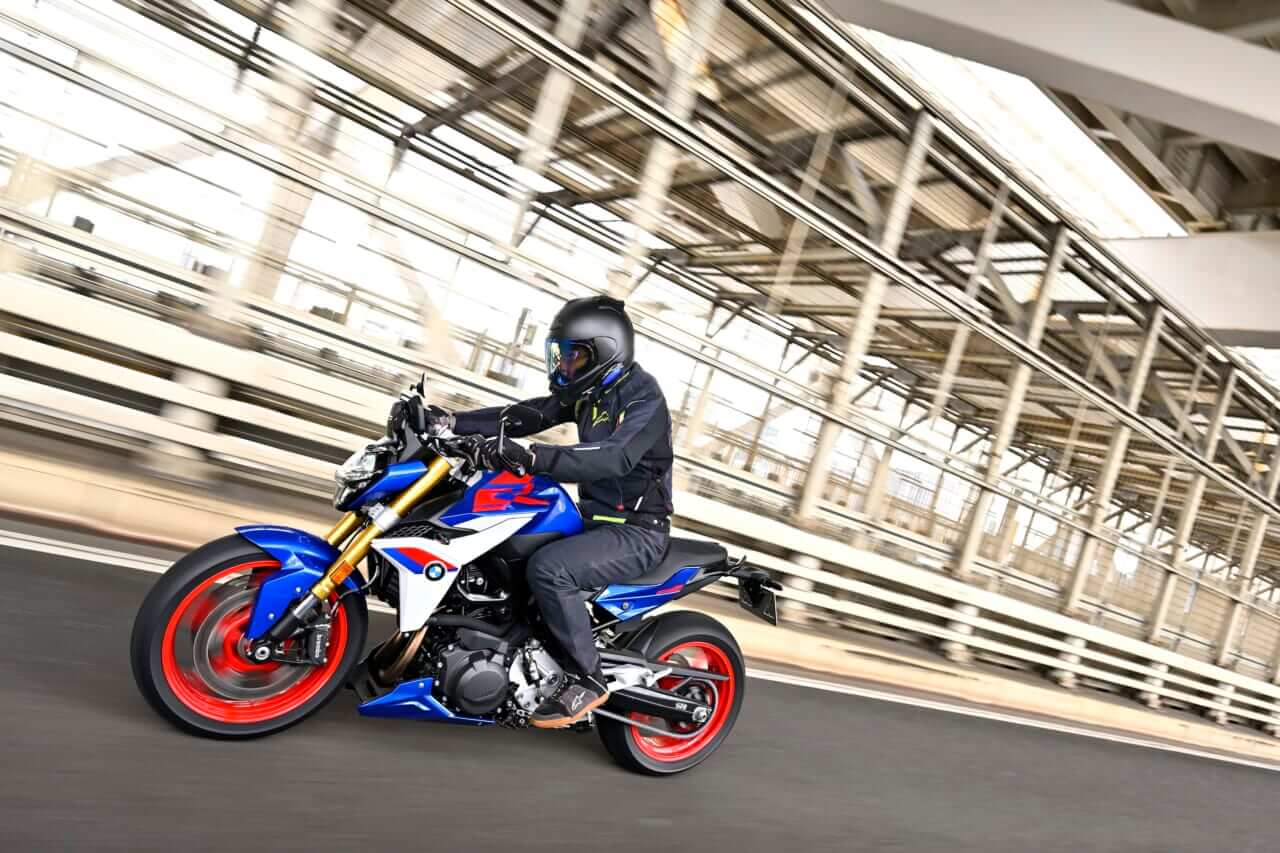 F900シリーズLow仕様|BMWのF900シリーズはLowダウン仕様を選べば空前絶後に足着き性が良くなる!