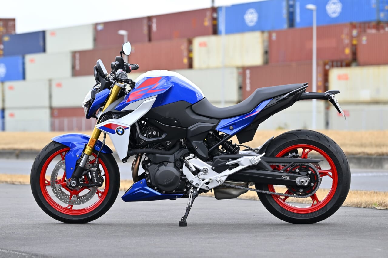 F900シリーズLow仕様｜BMWのF900シリーズはLowダウン仕様を選べば空前絶後に足着き性が良くなる！　