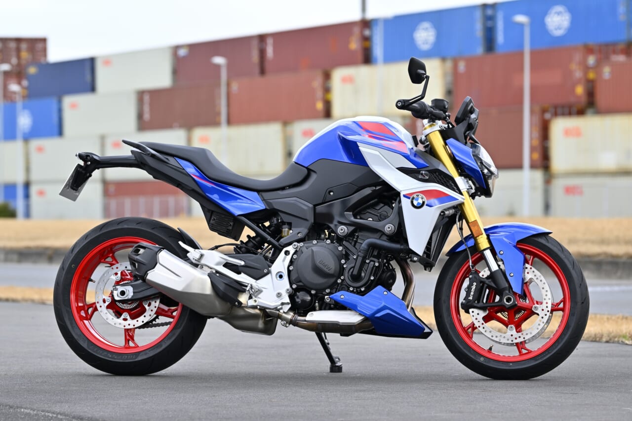 F900シリーズLow仕様｜BMWのF900シリーズはLowダウン仕様を選べば空前絶後に足着き性が良くなる！　