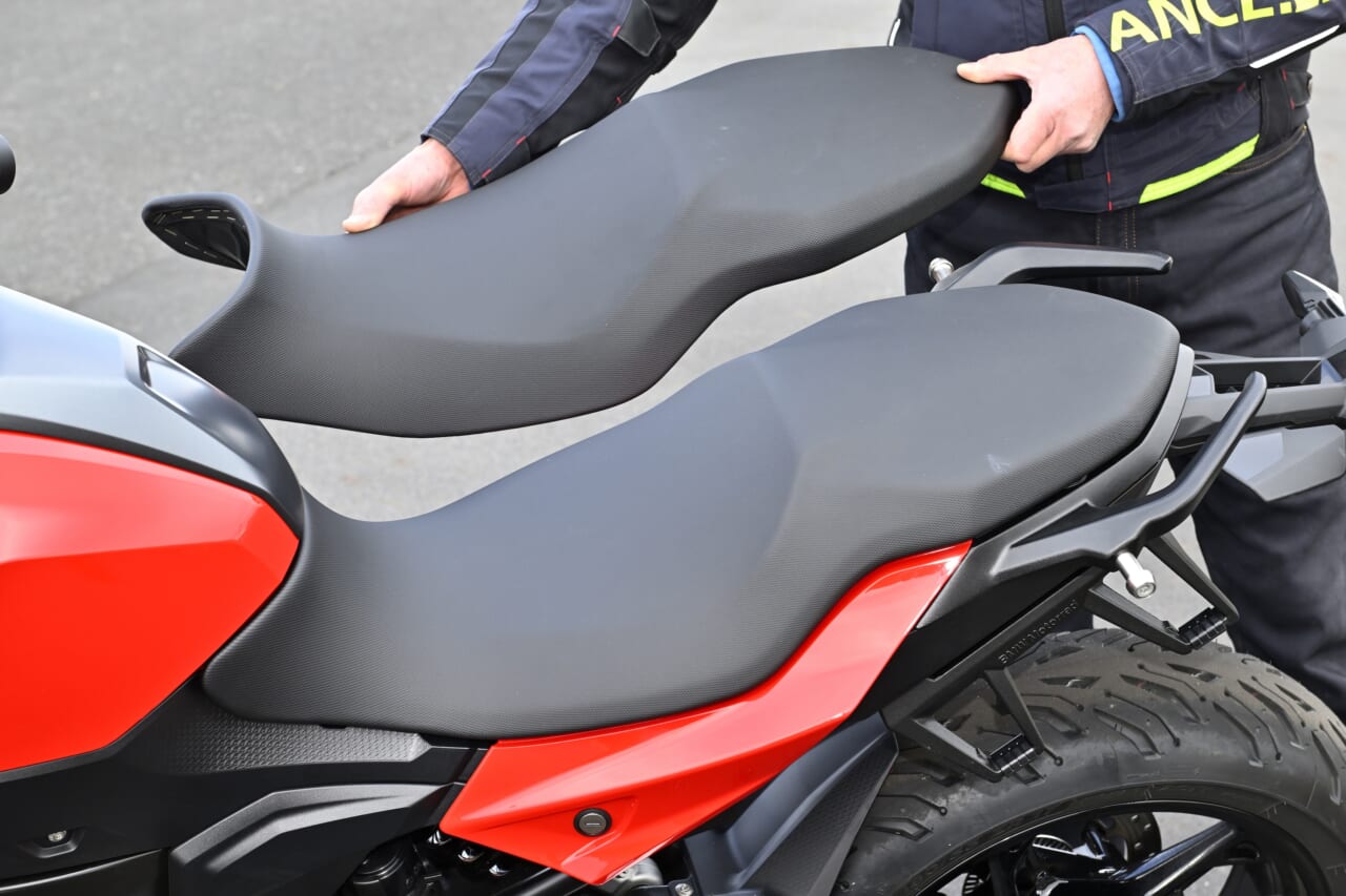 F900シリーズLow仕様|BMWのF900シリーズはLowダウン仕様を選べば空前絶後に足着き性が良くなる!