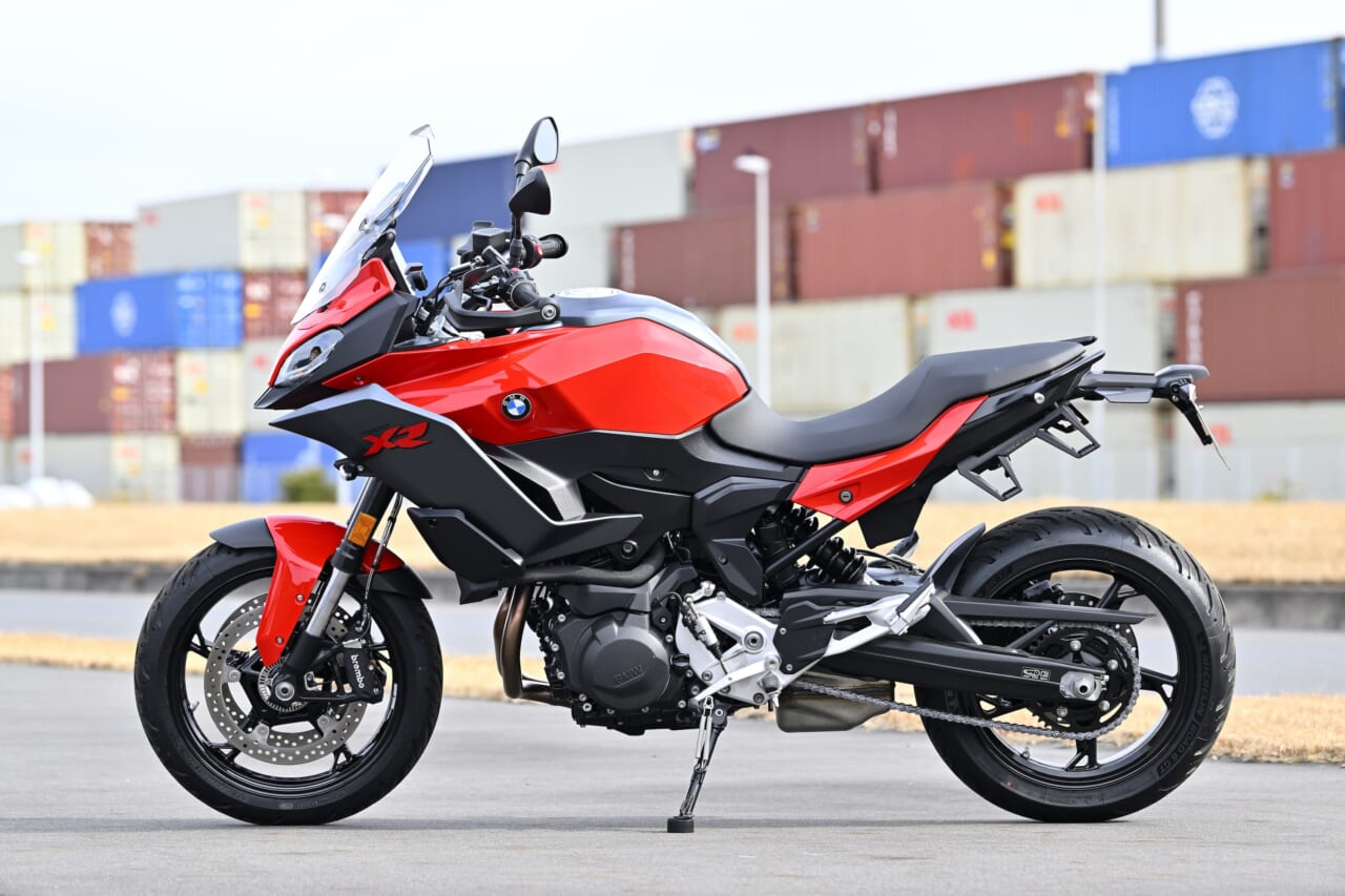 F900シリーズLow仕様｜BMWのF900シリーズはLowダウン仕様を選べば空前絶後に足着き性が良くなる！　