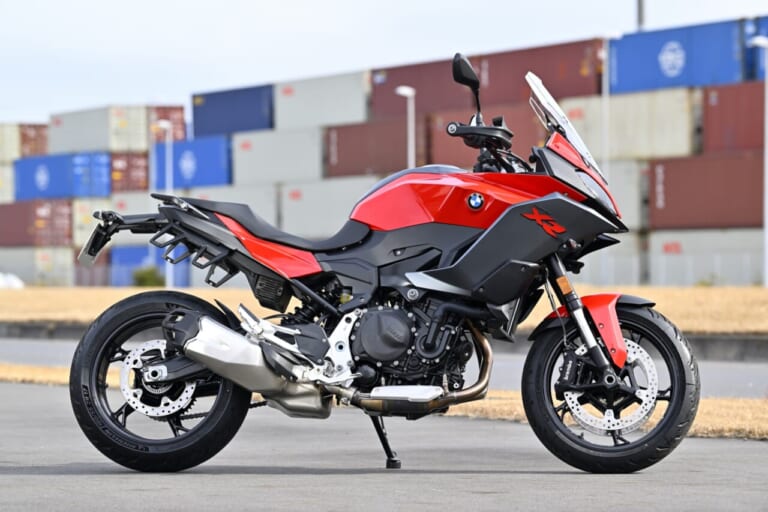 F900シリーズLow仕様|BMWのF900シリーズはLowダウン仕様を選べば空前絶後に足着き性が良くなる!