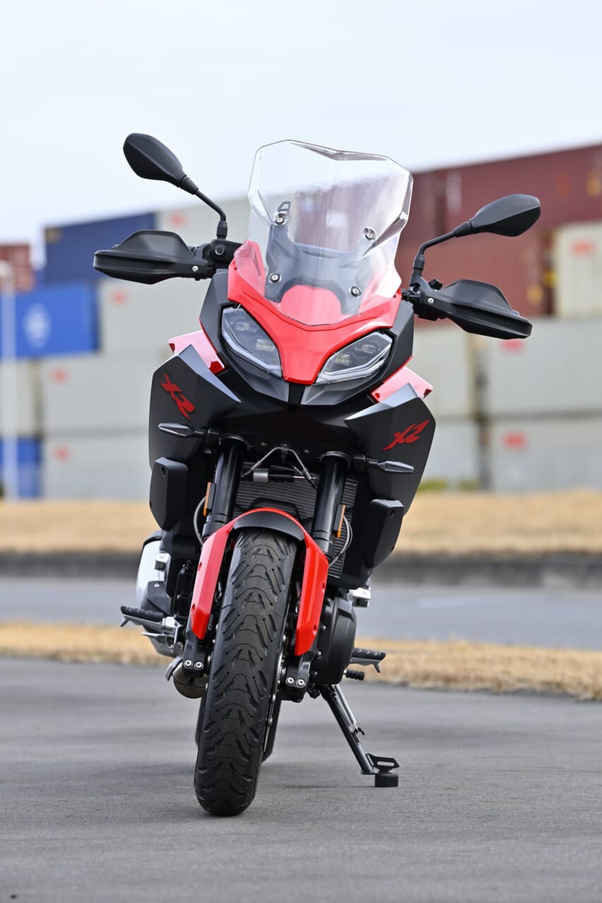 F900シリーズLow仕様｜BMWのF900シリーズはLowダウン仕様を選べば空前絶後に足着き性が良くなる！　