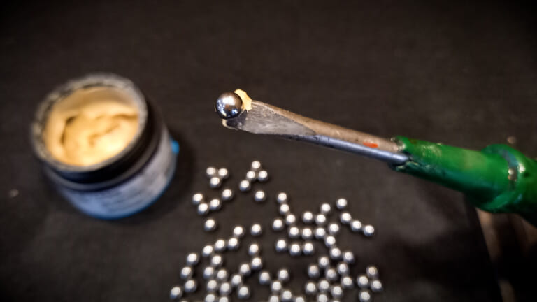 【DIY整備の裏技】小さいボールベアリングの超簡単インストール方法：「面倒くさい→もっとやりたい」になった!｜【DIY整備の裏技】小さいボールベアリングの超簡単インストール方法：「面倒くさい→もっとやりたい」になった!