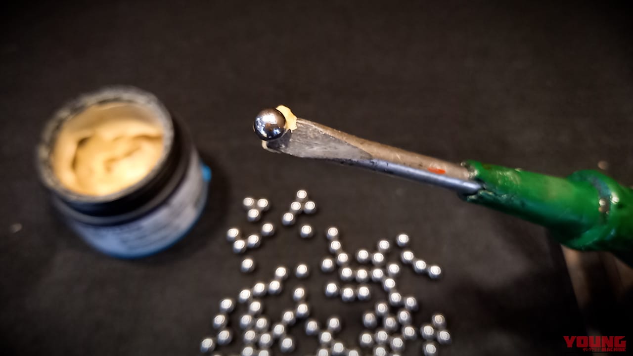 【DIY整備の裏技】小さいボールベアリングの超簡単インストール方法：「面倒くさい→もっとやりたい」になった!｜【DIY整備の裏技】小さいボールベアリングの超簡単インストール方法：「面倒くさい→もっとやりたい」になった!