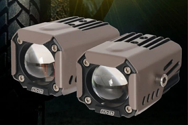 バイク用 調光式2色切替LEDフォグランプ（型番：FBIKE-FOGDIMWY）［エフシーエル］｜「えっ…コレめっちゃいい」「小型だけどハイパワー」モード切り替えで見え方がガラッと変わる！史上初の機能を搭載したモデルを紹介