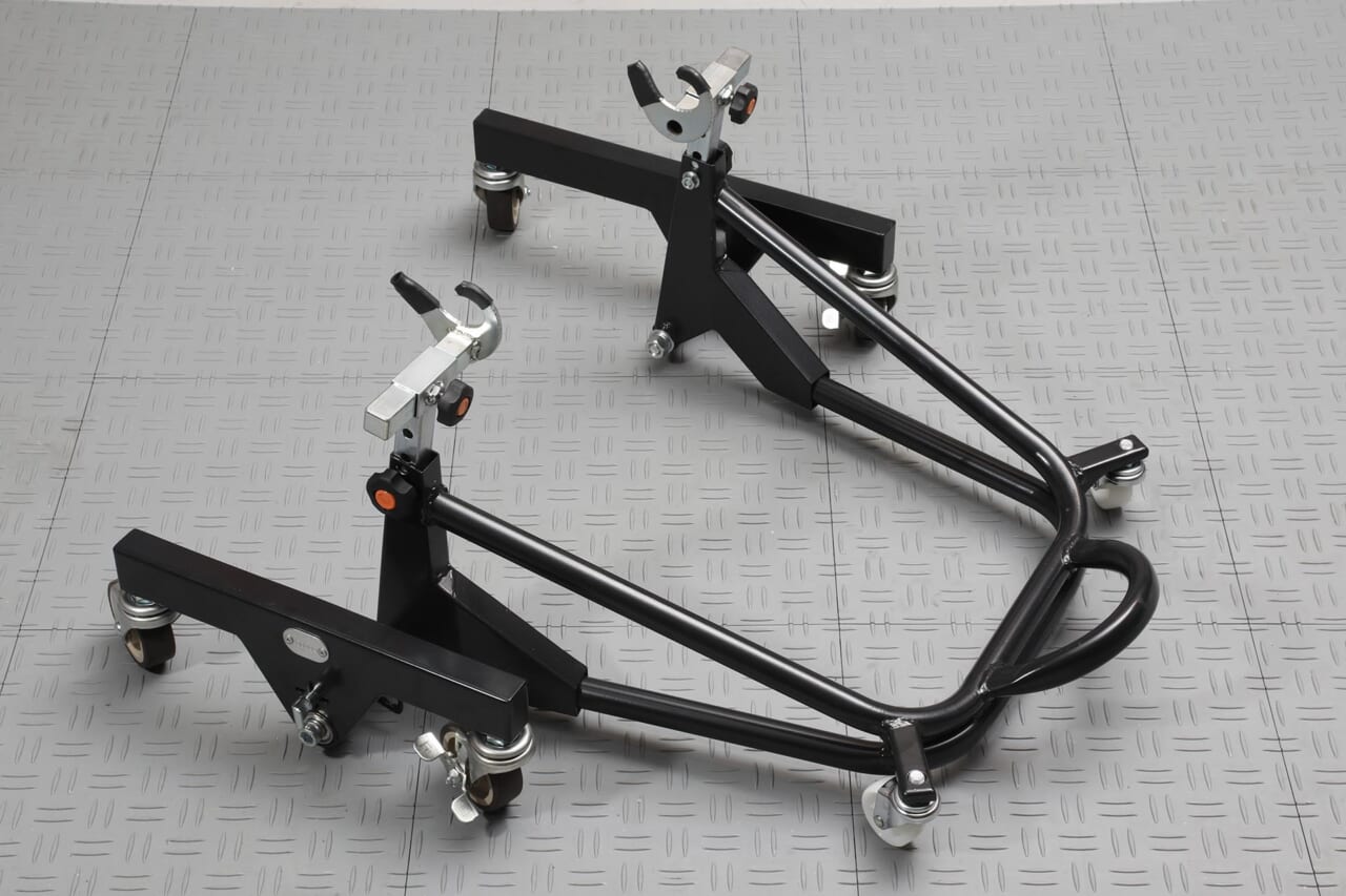 ガレージREVO|メンテナンススタンド|話題のCB1000Fにも対応!ガレージで重宝する移動式メンテナンススタンド