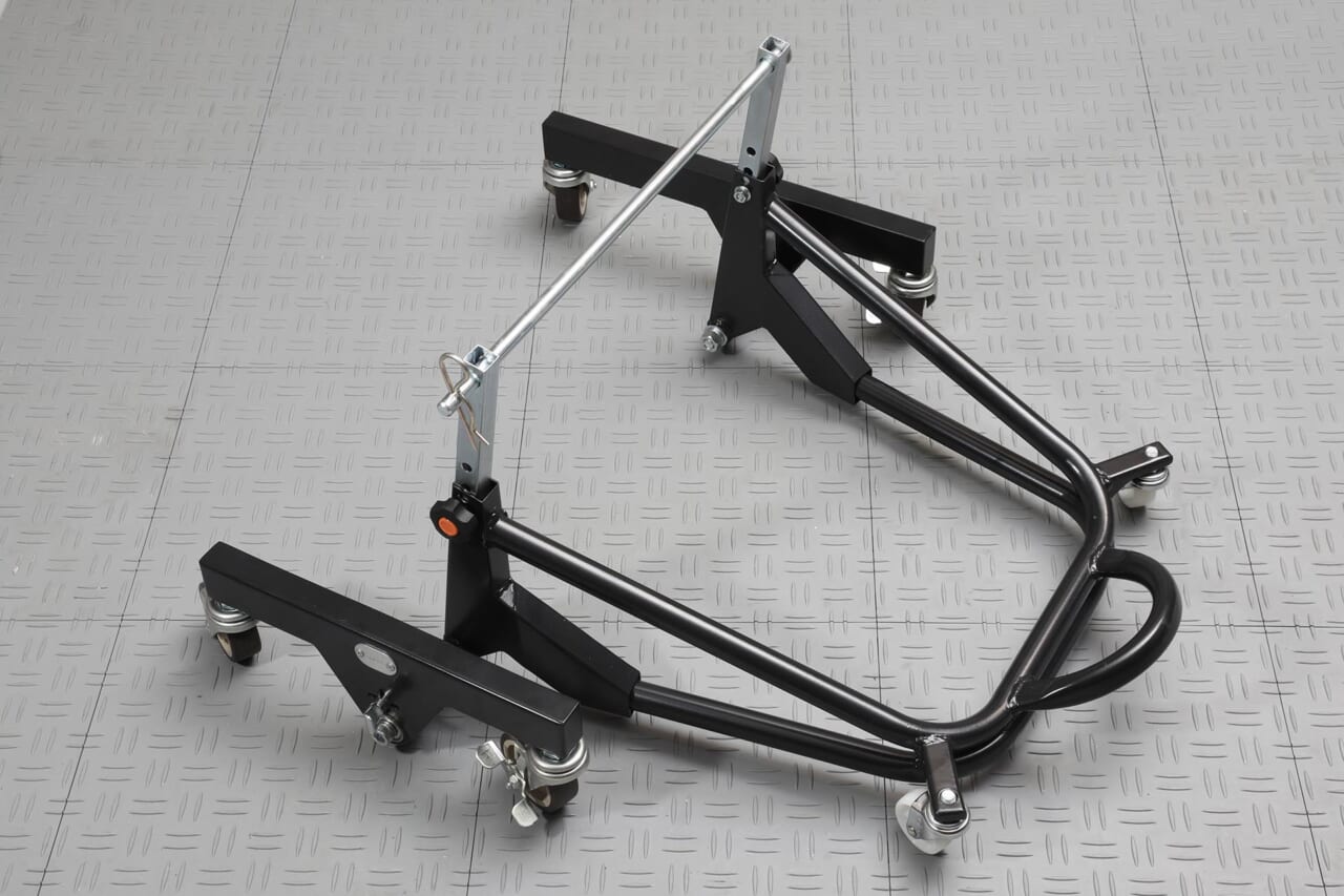 ガレージREVO|メンテナンススタンド|話題のCB1000Fにも対応!ガレージで重宝する移動式メンテナンススタンド