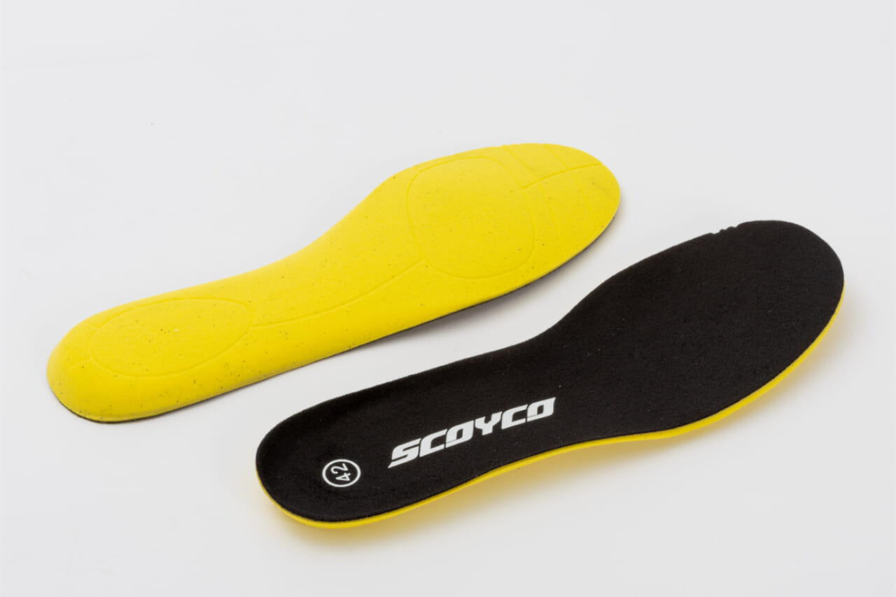 |「これが最適解か?」「こういうのが良いんだよ」専用品なのに「最強クラスのコスパ」でマジで差が出る。歩ける・守れる・濡れにくい“三拍子”揃ったスニーカー。