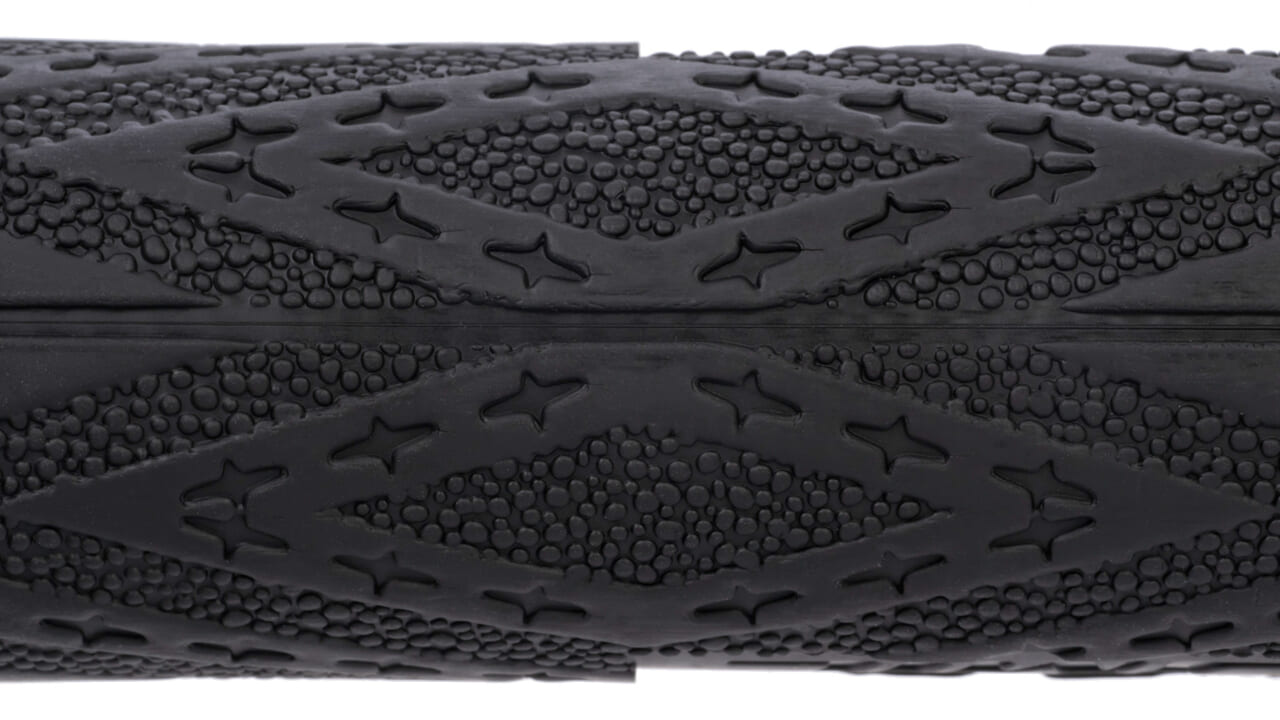 ｜ゴルフ界の“吸い付く”衝撃がバイクを直撃！