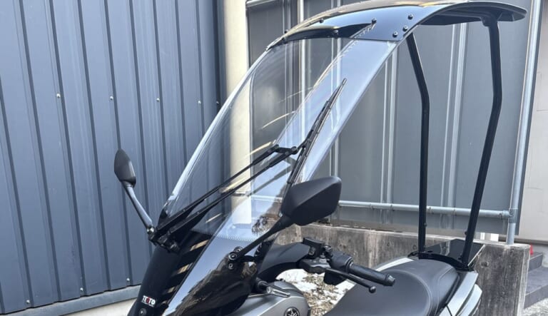 テイトモビリティサービス SLR for Tricity|直射日光も突然の雨も防ぐ反則級ルーフキット。新型トリシティ125が全天候型に進化する!【3輪バイクカスタム】