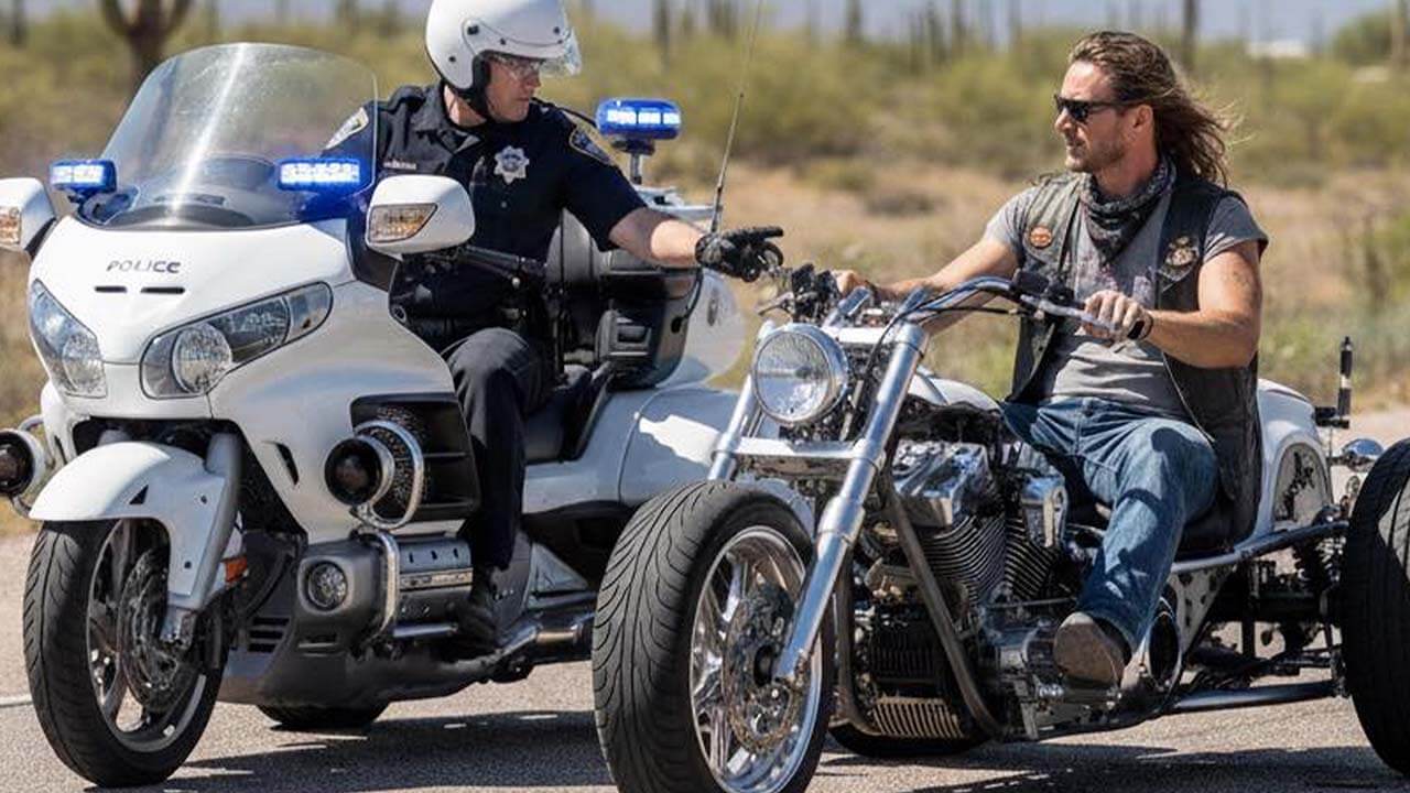 白バイ隊員も慌てる“ある乗り物”がある?! 現場で焦った取締りのお話【元白バイ隊員が回想】