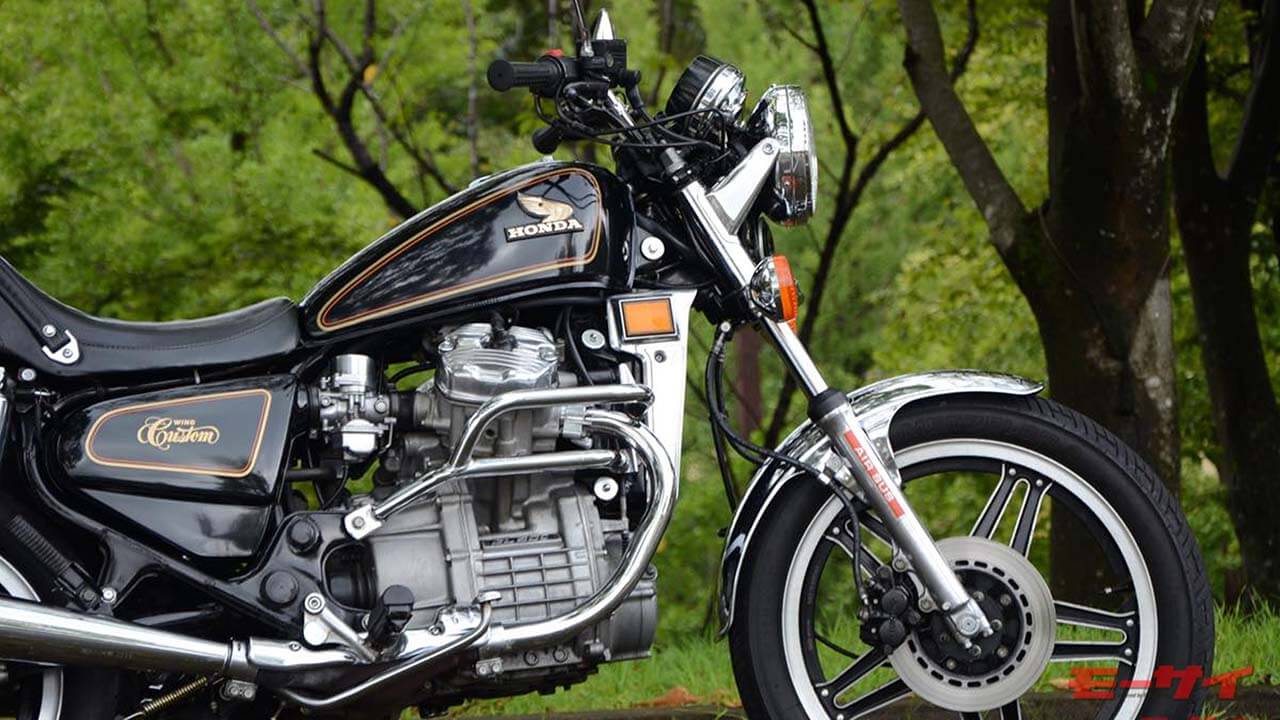 「ターボ付きまで進化したド変態エンジンとは？」1980年代に向け、ホンダが作った縦置きVツイン【ホンダGL400／500シリーズを振り返る】