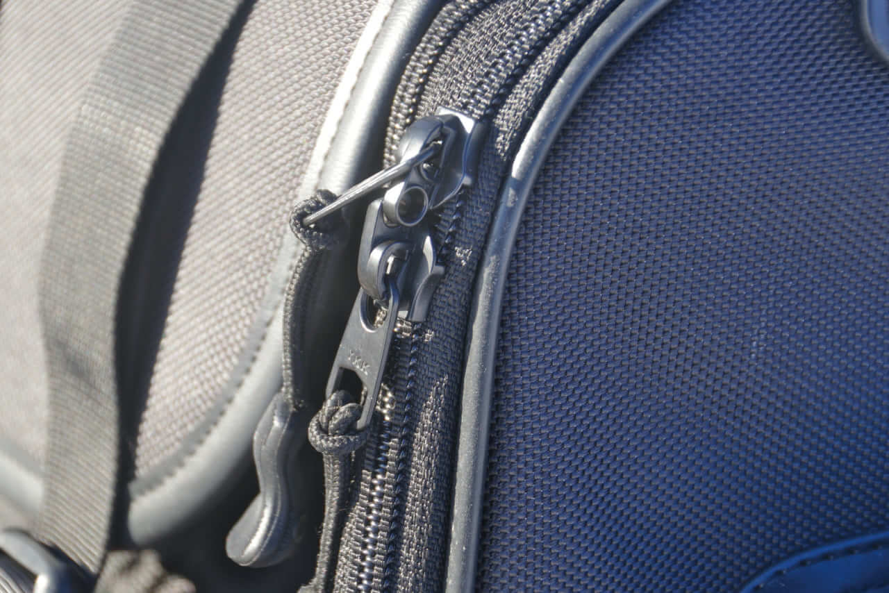 キャンピングシートバッグXL｜冒頭からブチ抜く完成度！ 名作「MOTO FIZZ キャンピングシートバッグＸL」が”最強”の鎧を纏って転生