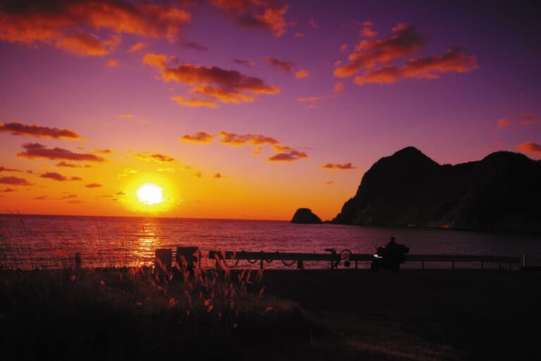 【BMWツーリング：R1300RT】伊豆黄昏浪漫行〜一日の終わり、旅の終わりに拝む日の入り