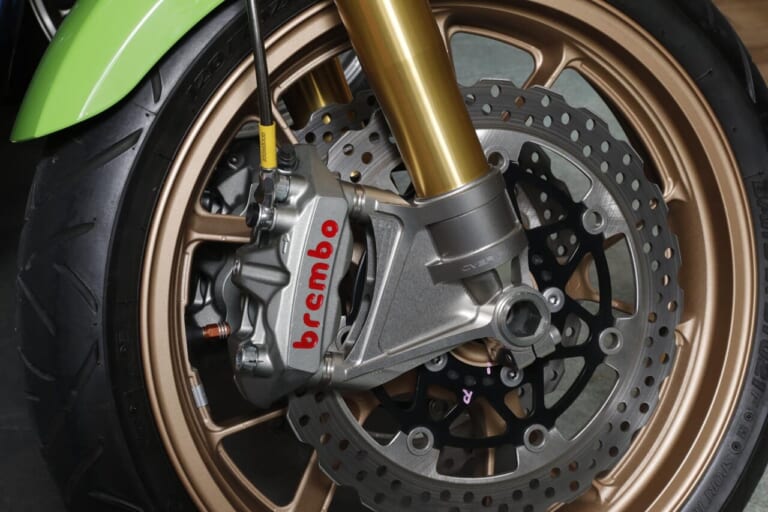 オーヴァーレーシングプロジェクツ｜ZRX1200ダエグ｜フロントフォーク｜CB1000F用カスタムパーツ開発スタート！話題の車両も「楽しく、カッコよく、そして安全に」東京モーターサイクルショーでお披露目