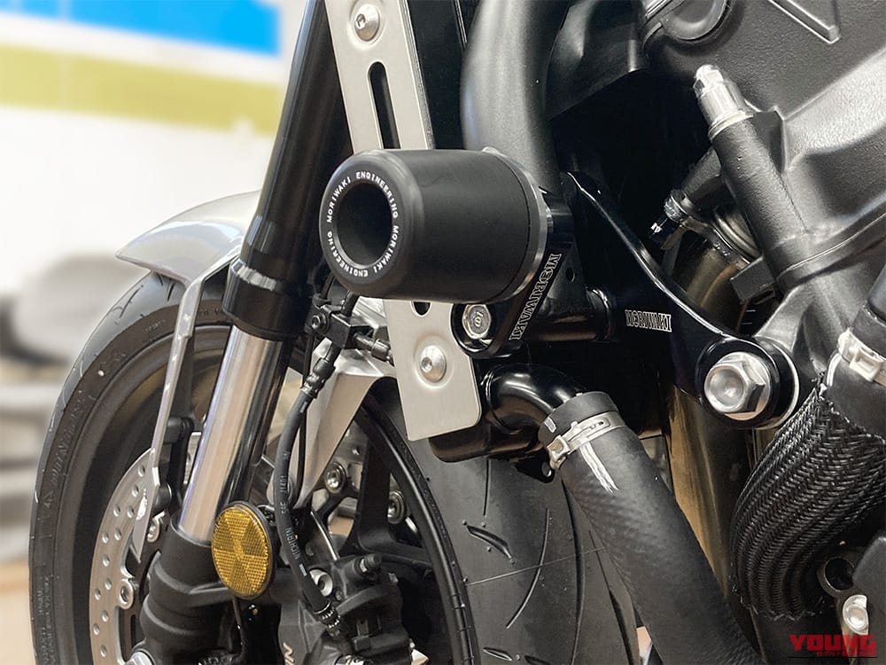 MORIWAKI CB1000F/SE 26-,CB1000HORNET 25- SKID PAD BLACK|立ちゴケや転倒時の致命傷を回避。CB1000F用モリワキ・スキッドパッドで、愛車へのダメージを最小限に抑えつつドレスアップ