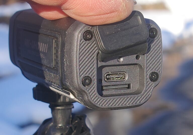 ポータブルドライブレコーダー AKY-710S｜旅の記憶を「一指」で残す。タナックスの新型ドラレコが変える、ツーリングの記録術。