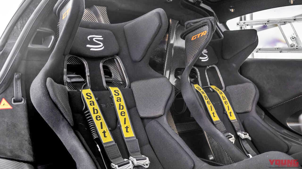 「えっ…どういうこと？」超希少なスーパーカーが新車価格の半額で落札。走行距離817kmでも高値がつかない理由とは。