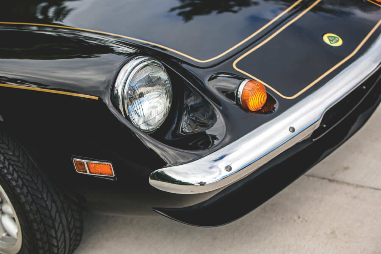 ｜『サーキットの狼』の衝撃から半世紀。ロータス・ヨーロッパ スペシャルの魅力｜JPSカラーの歴史から現在の相場まで徹底解説