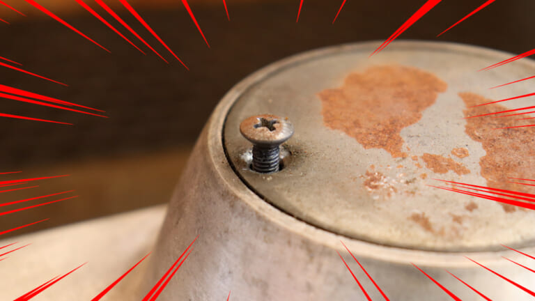 なめる前に試せ! プラスネジを正確に回すための「7対3の黄金ルール」【DIY整備の裏技】|なめる前に試せ! プラスネジを正確に回すための「7対3の黄金ルール」【DIY整備の裏技】