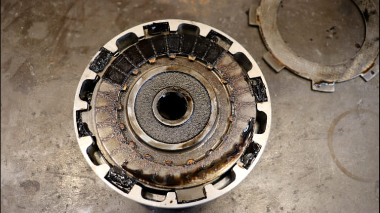 【注意喚起】放置旧車なら絶対交換!  クラッチのフリクションディスクは劣化するとどんでもないことになります｜【注意喚起】放置旧車なら絶対交換!  クラッチのフリクションディスクは劣化するとどんでもないことになります