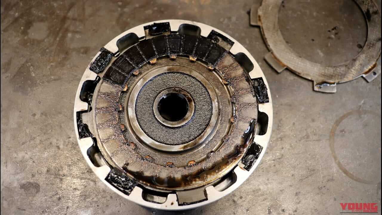 【注意喚起】放置旧車なら絶対交換! クラッチのフリクションディスクは劣化するとどんでもないことになります|【注意喚起】放置旧車なら絶対交換! クラッチのフリクションディスクは劣化するとどんでもないことになります