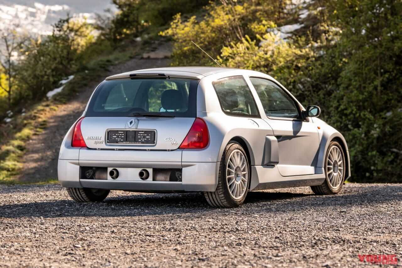 ルノー｜クリオV6スポール｜大衆車をV6ミッドシップ化?! 日本では同じ名前で売れなかった「クリオ」に見るルノーの魂